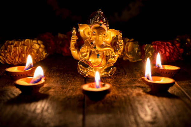 You are currently viewing How to Perform the Ganesha Deepam Ritual for Debt Relief